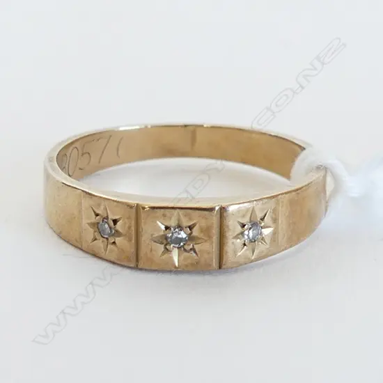9CT GOLD DIAMOND SET WEDDING BAND, SIZE I. 1.6GMS