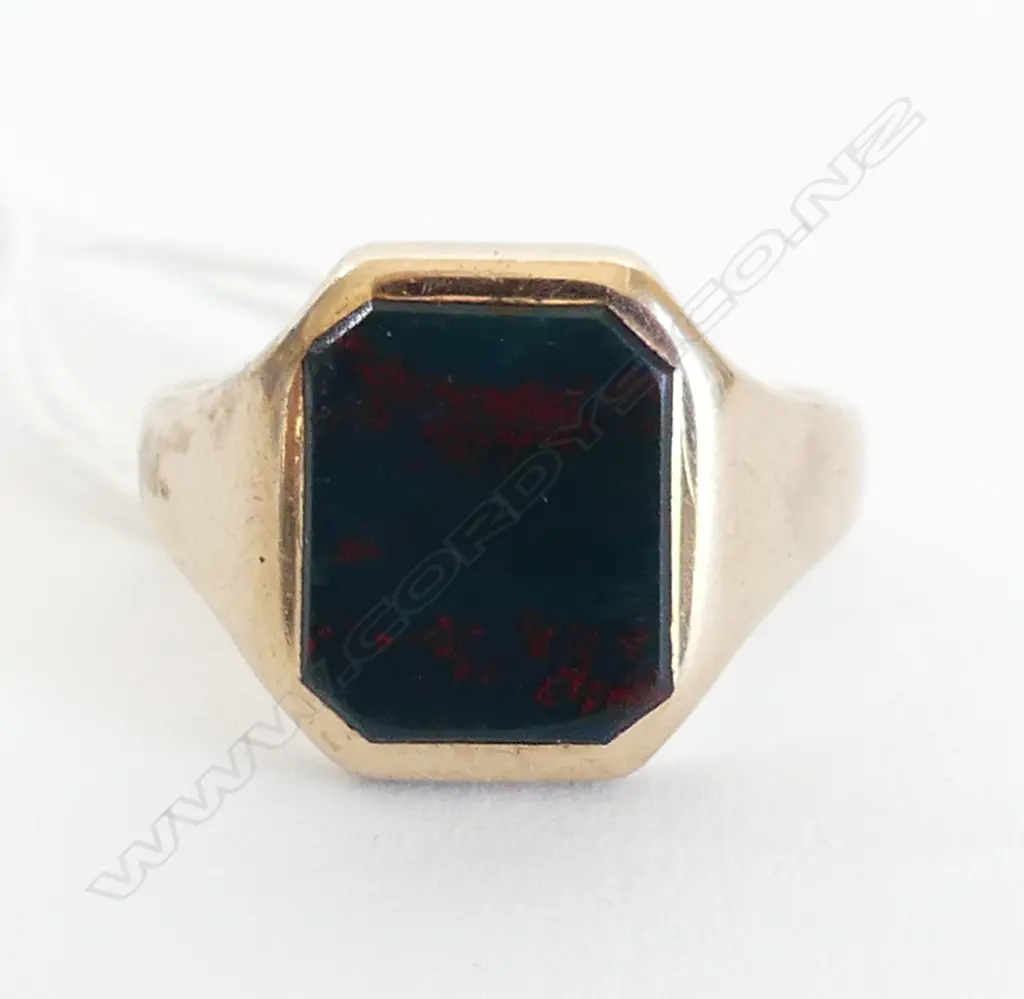 9CT GOLD & BLOOD STONE SIGNET RING 5.09GMS SIZE O Image 1++