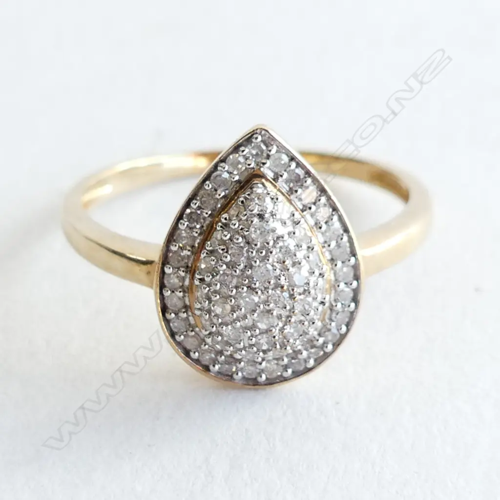9CT & DIAMOND RING 1.9 GRAMS SIZE P Image 1++