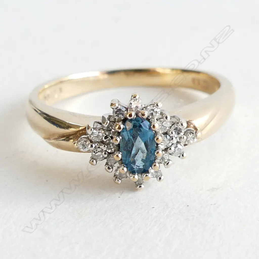 9CT DIAMOND & BLUE TOPAZ STONE RING 3.0 GRAMS SIZE P Image 1++