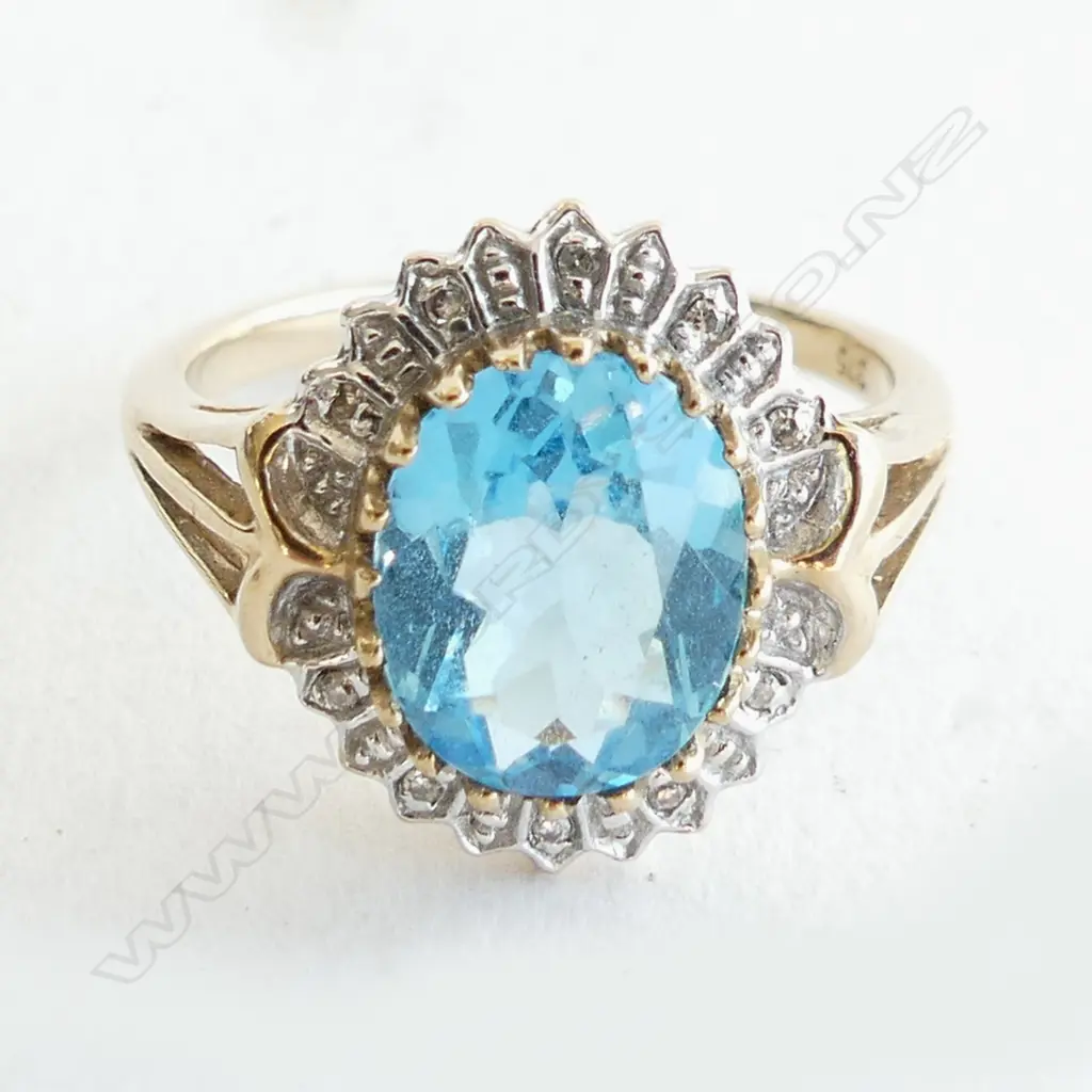 9CT  SMALL DIAMONDS & BLUE STONE RING 3.9 GRAMS Image 1++