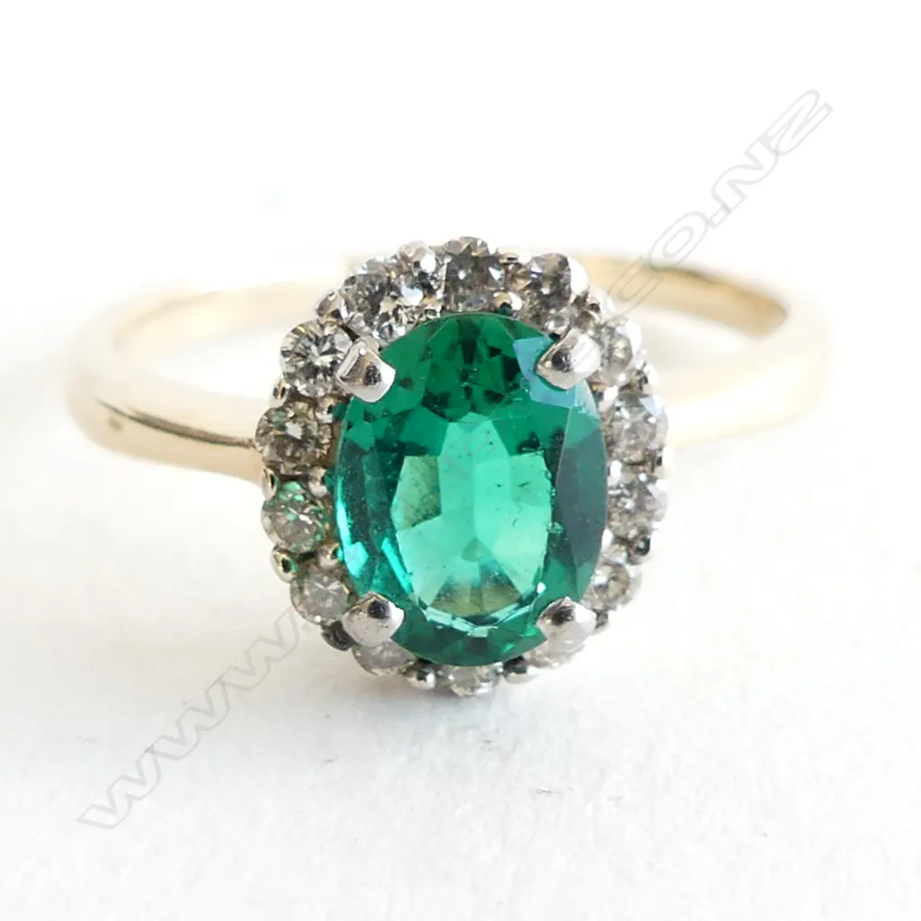 10CT DIAMOND & GREEN BIRON STONE RING 2.7 GRAMS Image 1++