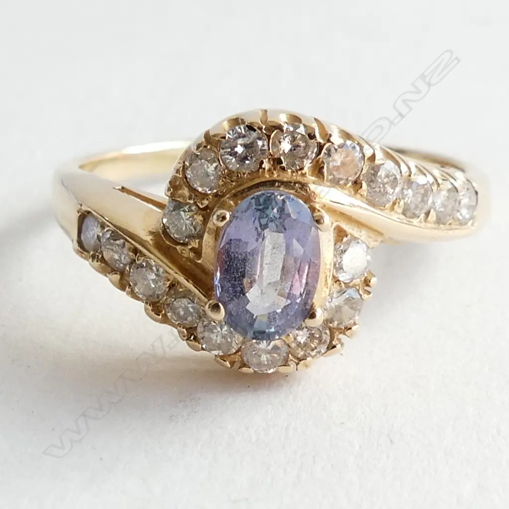 14CT TANZANITE & DIAMOND RING 3.3 GRAMS + VALUATION Image 1++