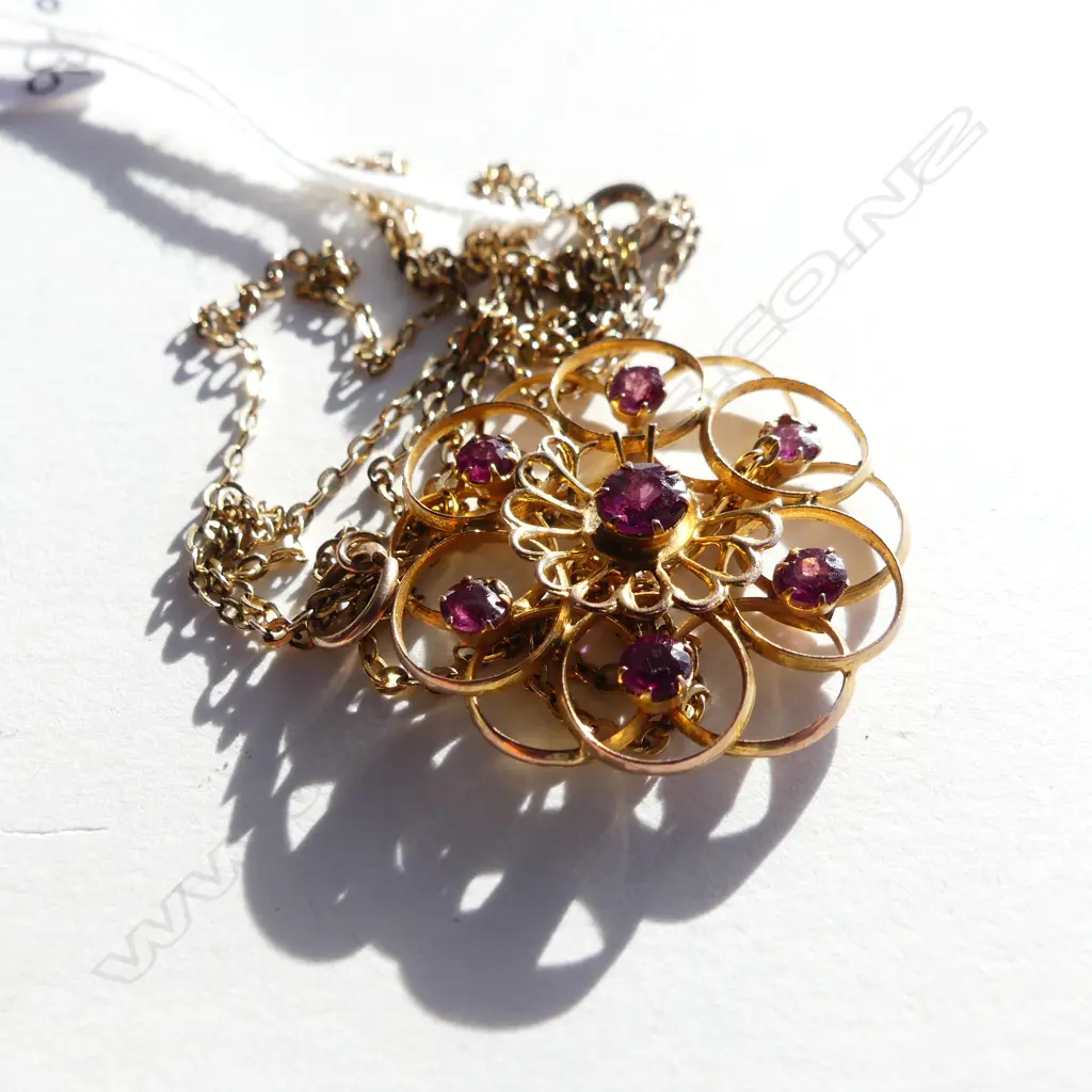 9CT GOLD AMETHYST PENDANT & CHAIN 4GMS (FAULTS) Image 1++