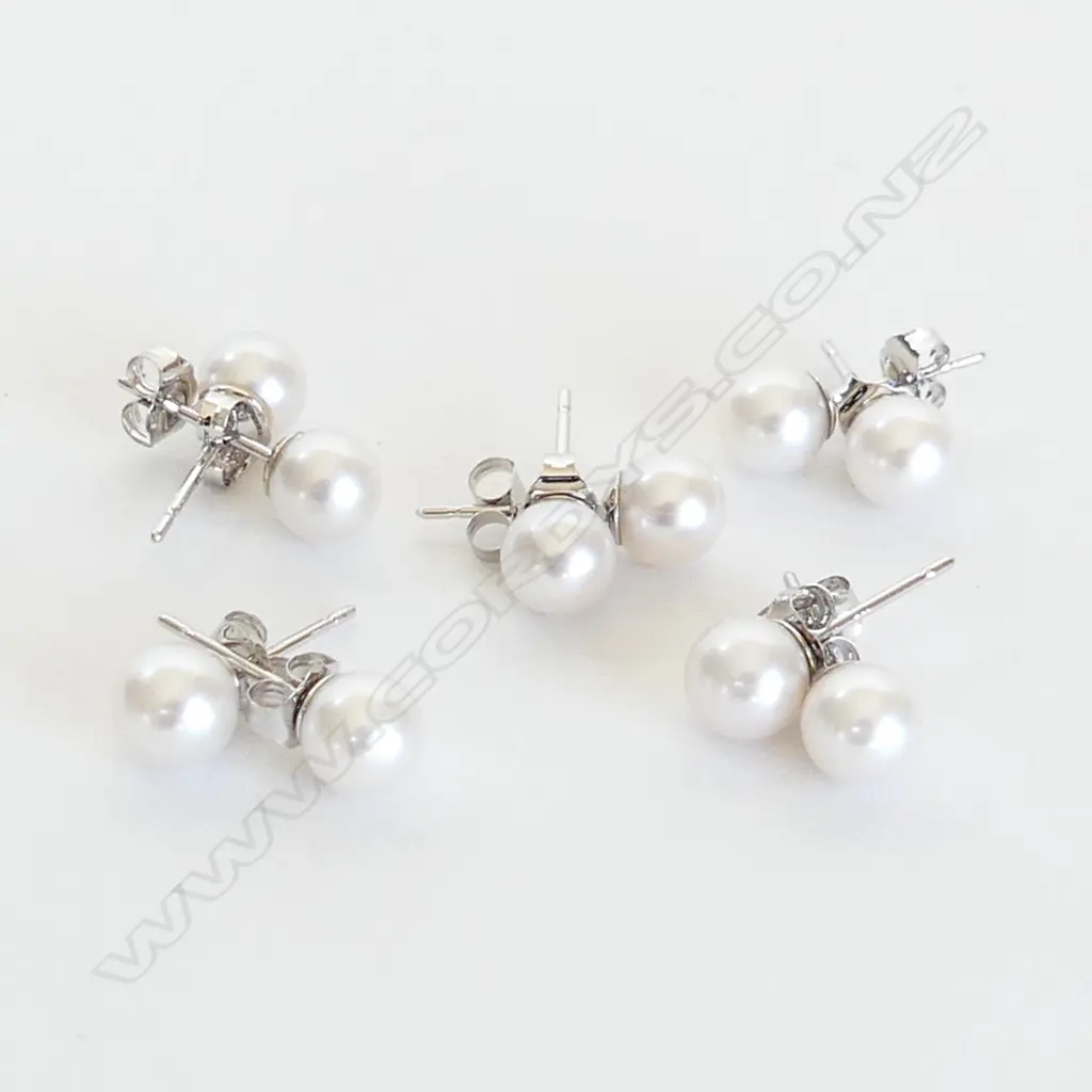 5 PRS SILVER & 6MM CULTURED PEARL STUD EARRINGS  Image 1++