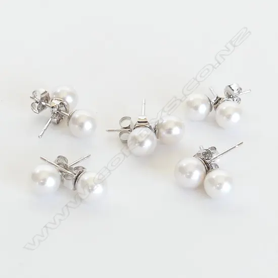 5 PRS SILVER & 6MM CULTURED PEARL STUD EARRINGS 