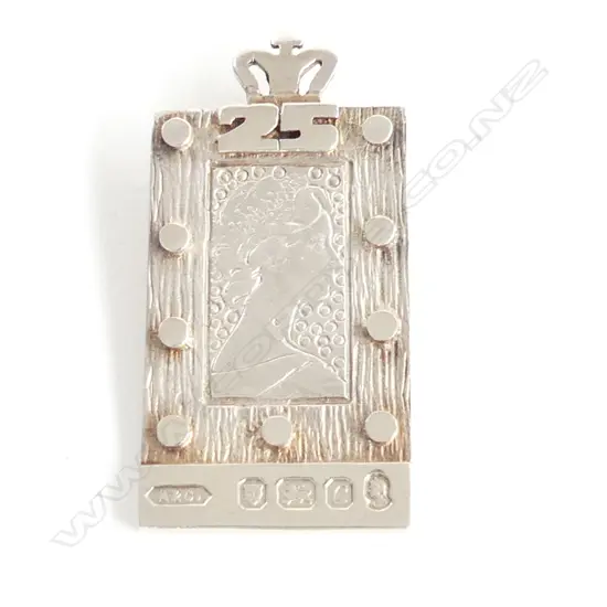  SILVER JUBILEE STERLING SILVER PENDANT. 4.5 X 2.5CM