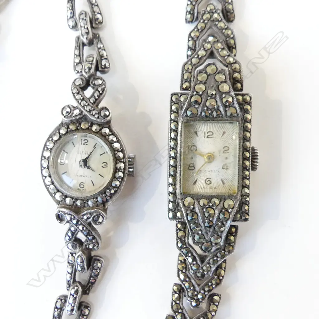 3 marcasite pces: 2 watches + brooch Image 1++