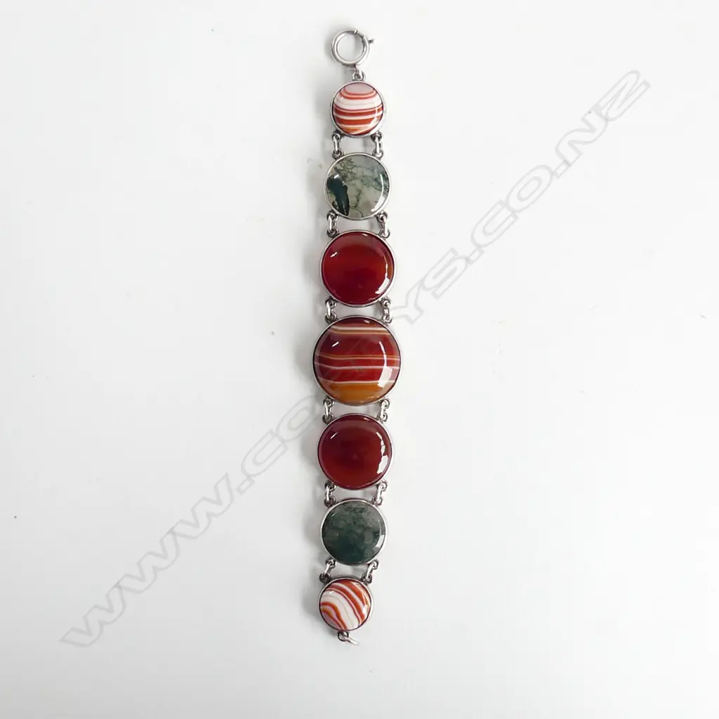  SCOTTISH SILVER AND AGATE BRACELET Image 1++
