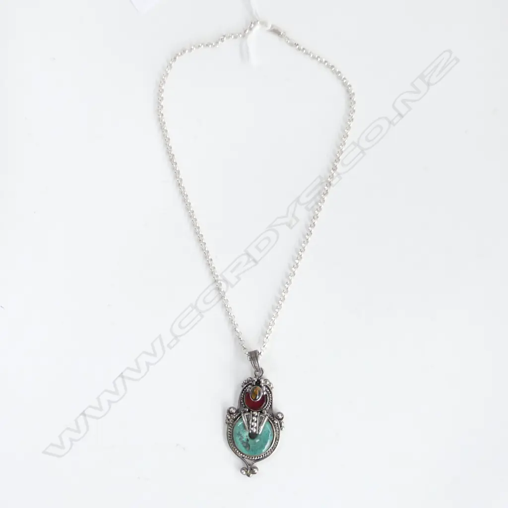 TURQUOISE, CARNIELIAN & TIGERS EYE SILVER SET PENDANT ON MODERN CHAIN Image 1++