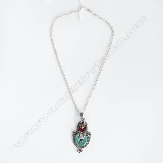 TURQUOISE, CARNIELIAN & TIGERS EYE SILVER SET PENDANT ON MODERN CHAIN