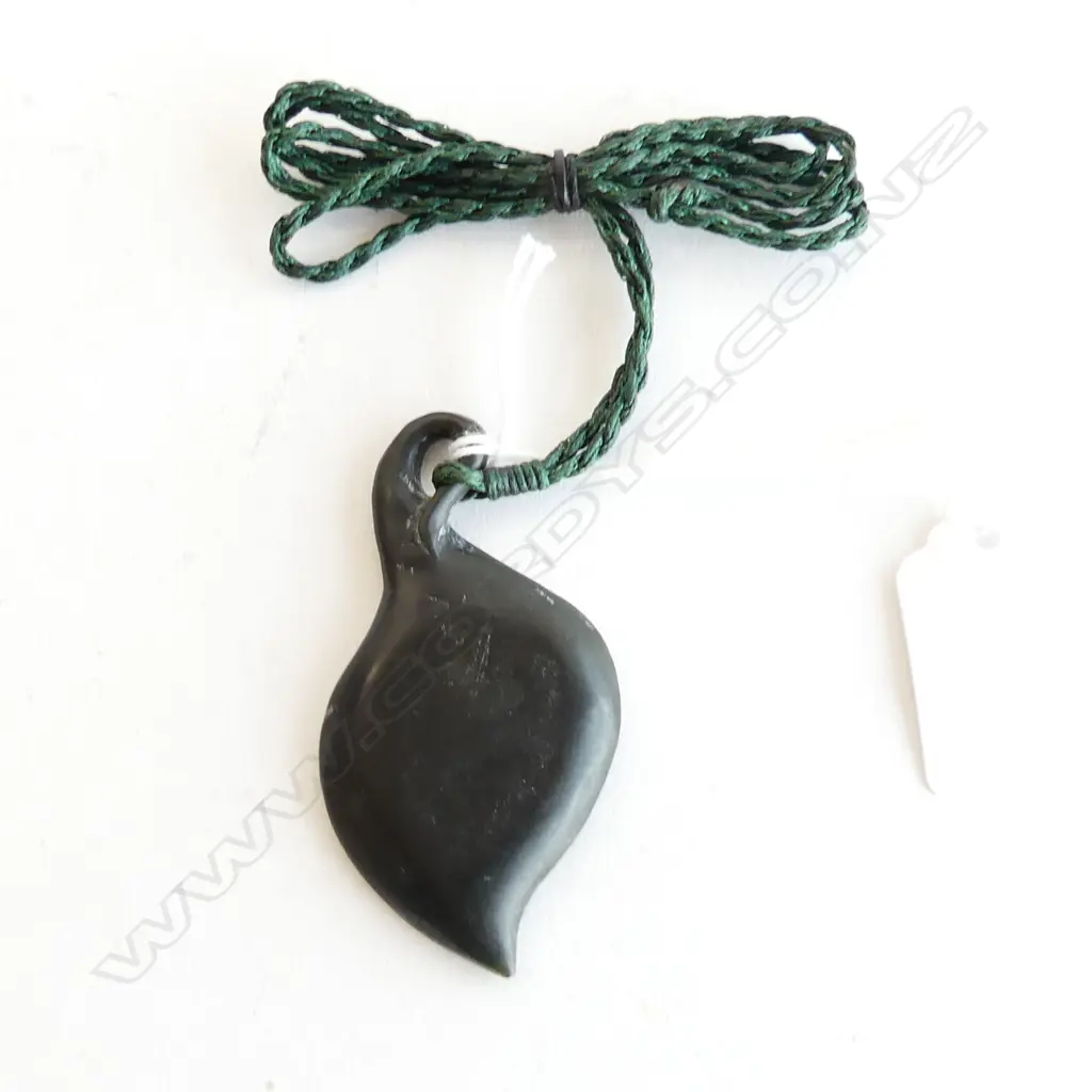 POUNAMU (GREENSTONE) LG TEARDROP PENDANT (L 70MM)  ON GREEN WAXED ADJUSTABLE CORD Image 1++