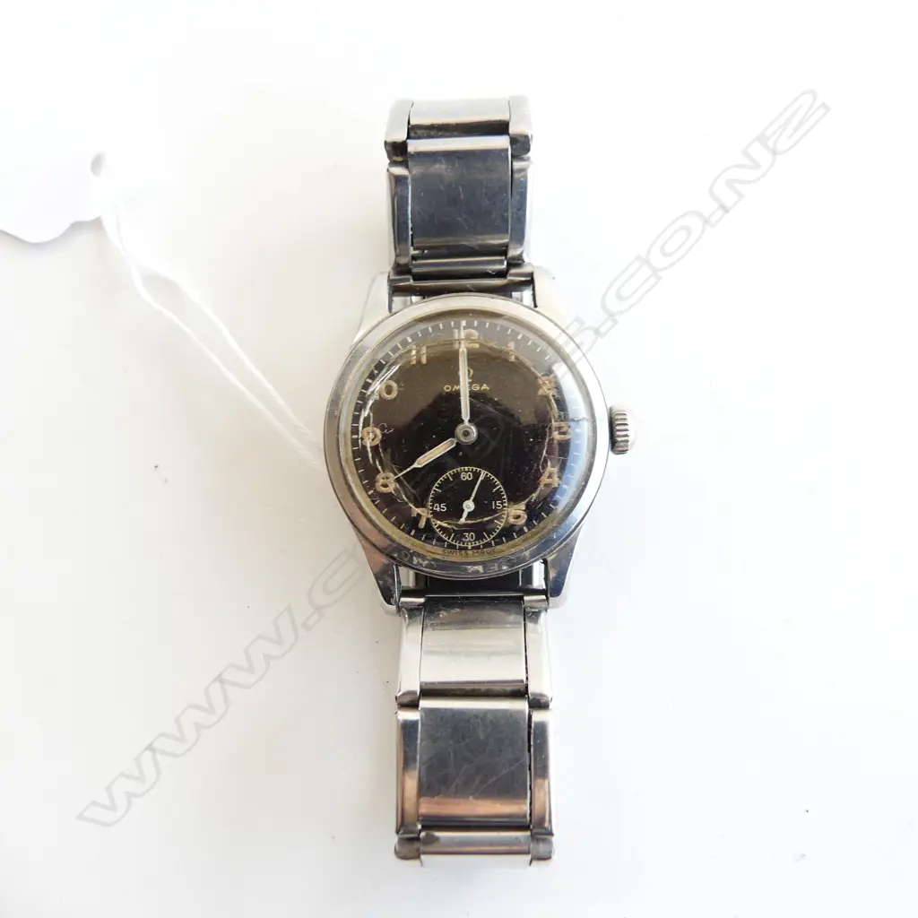 GENT'S VINTAGE BLACK DIAL OMEGA WRIST WATCH - not in working order Image 1++