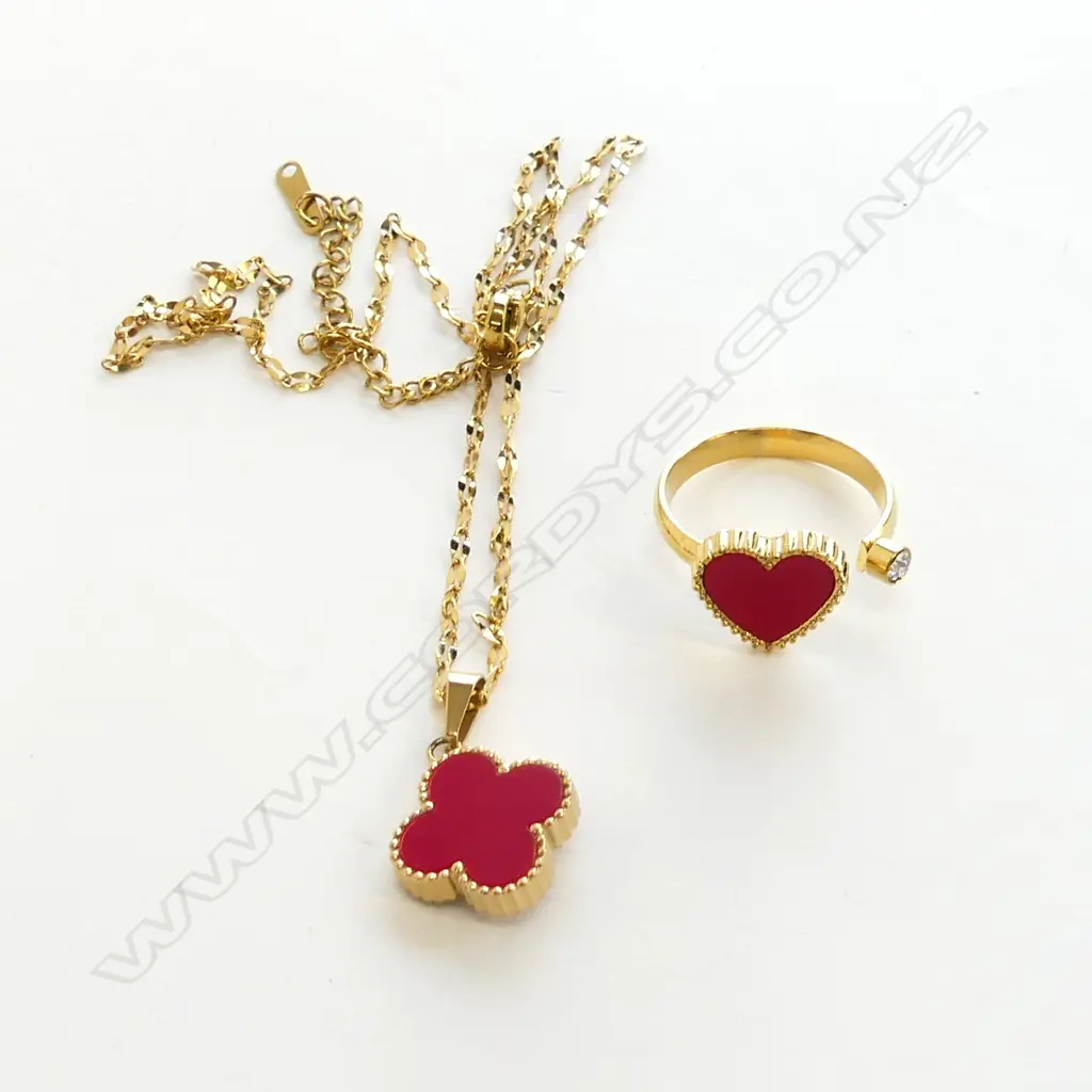 RED ENAMEL FOUR LEAF CLOVER FASHION JEWELLERY PENDANT & CHAIN (CHAIN A.F) + MATCHING RING  Image 1++