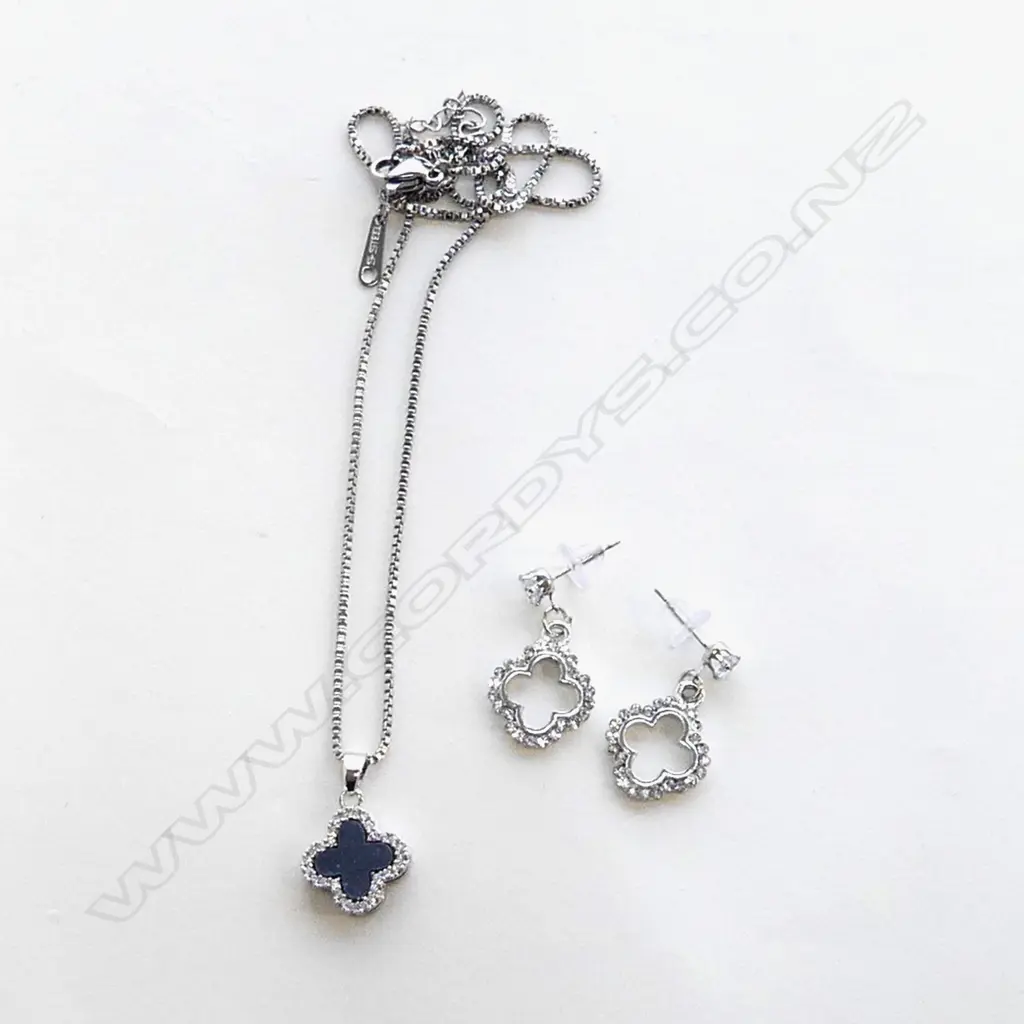 STAINLESS STEEL & DOUBLE SIDED (BLACK & WHITE) 4 LEAF CLOVER PENDANT & CHAIN + CLOVER SHAPED FAUX DIAMOND DROP EARRINGS Image 1++
