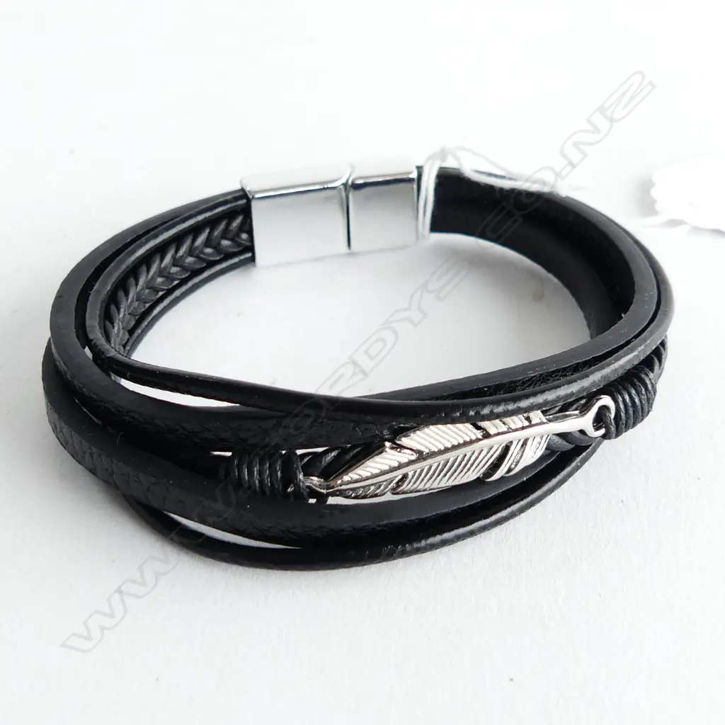 GENUINE CALF LEATHER MEN'S BRACELET, SLIDE MAGNET CLASP Image 1++