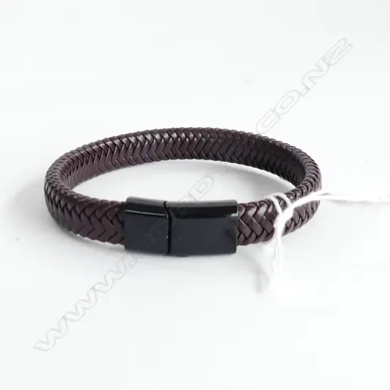 MENS BROWN WOVEN LEATHER BRACELET WITH BLACK MAGNETIC CLASP
