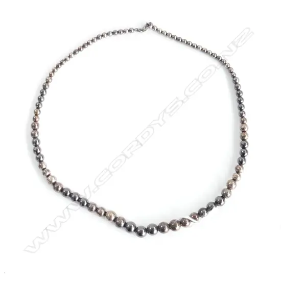 GRADUATED BLACK BEAD & STG SILVER NECKLACE 