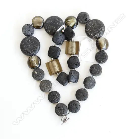 BLACK FOAM CORAL NECKLACE & BRACELET 