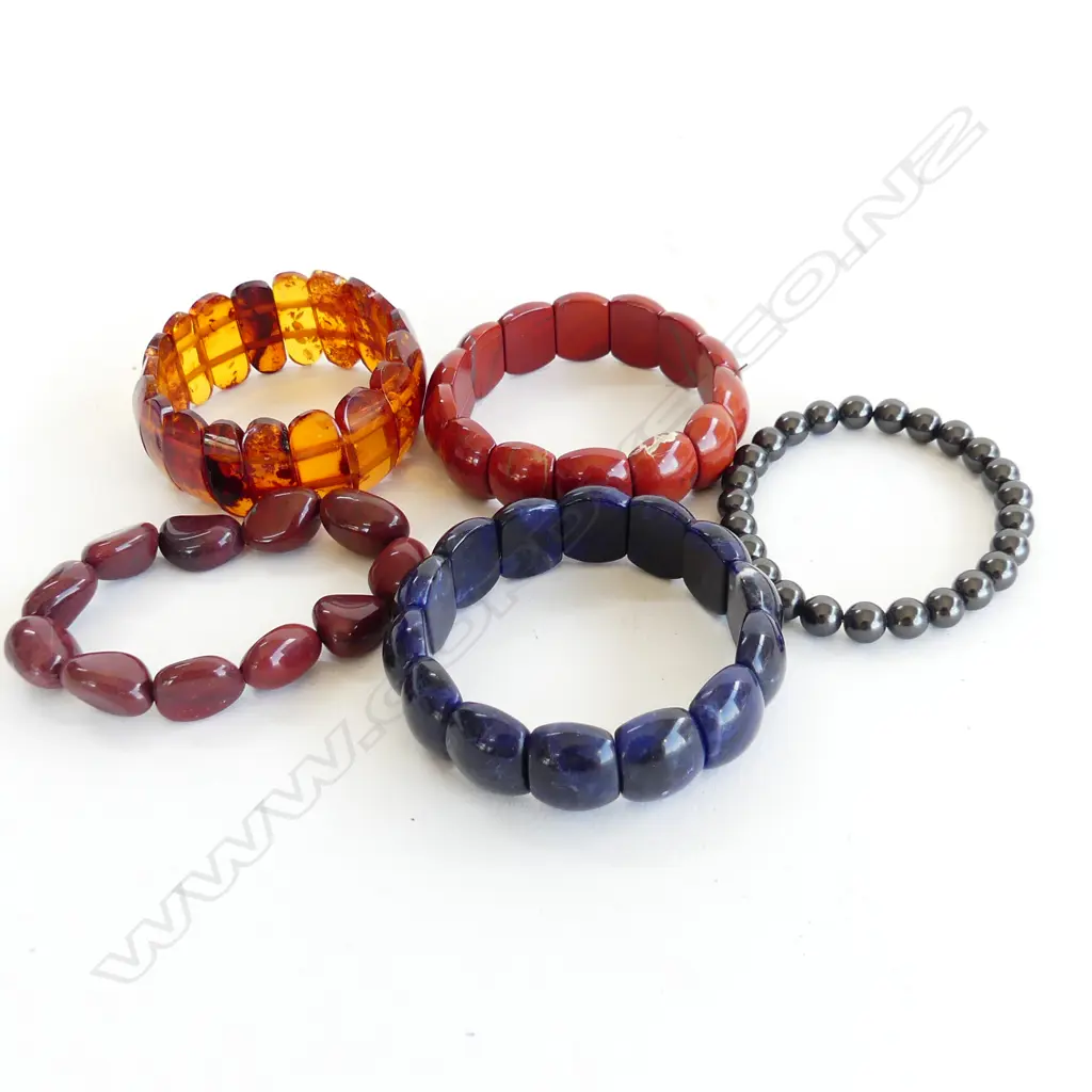 FIVE ASSORTED GEMSTONE BRACELETS, AMBER, JASPER, SODALITE  Image 1++