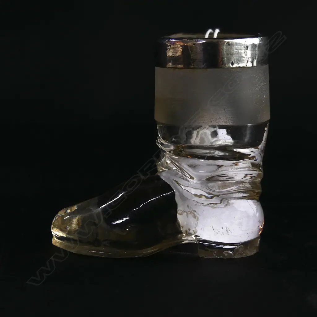 ANTIQUE STERLING SILVER & GLASS BOOT VESTA LONDON HALLMARKS H.65MM Image 1++