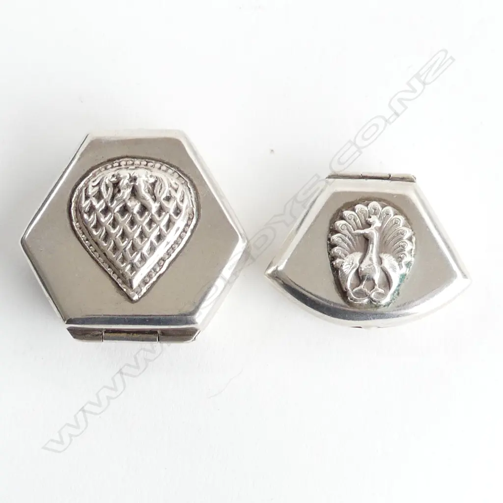 2 PILL BOXES 72% SILVER. Image 1++