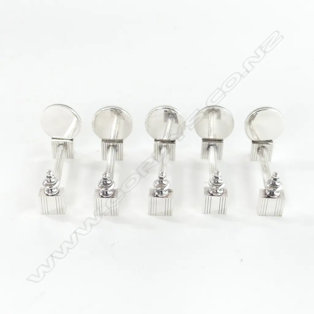 5 HEAVY SOUTH AMERICAN SILVER PLATE PLACE CARD HOLDERS  Image 1++