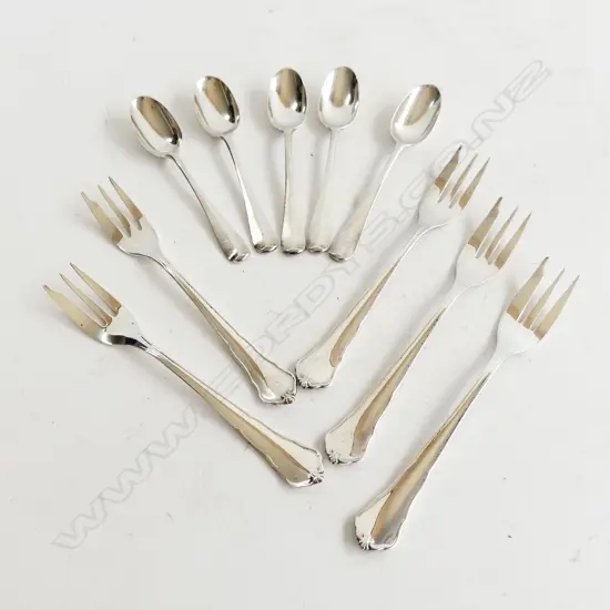SET 5 800 SILVER CAKE FORKS + 5 STG SILVER COFFEE SPOONS 220GMS