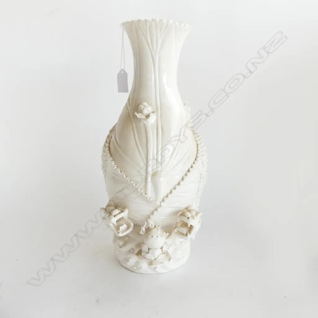 CHINESE BLANC DE CHINE VASE WITH DRAGON DECORATION H. 370mm minor faults Image 1++