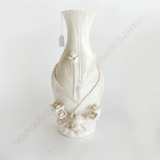 CHINESE BLANC DE CHINE VASE WITH DRAGON DECORATION H. 370mm minor faults