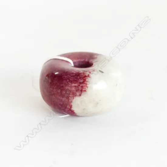 ORIENTAL RED & WHITE STONE RING 50mm dia