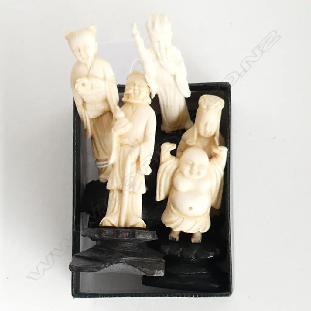  5 SMALL CHINESE IVORY FIGURES FROM 6CM TO 8CM INLUDING BASE. Image 1++