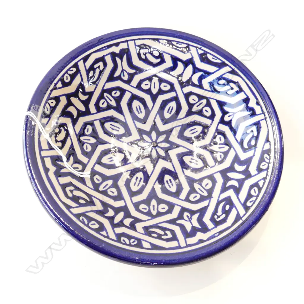 VINTAGE MOROCCAN BLUE & WHITE WALL PLATE, DIA 190mm Image 1++