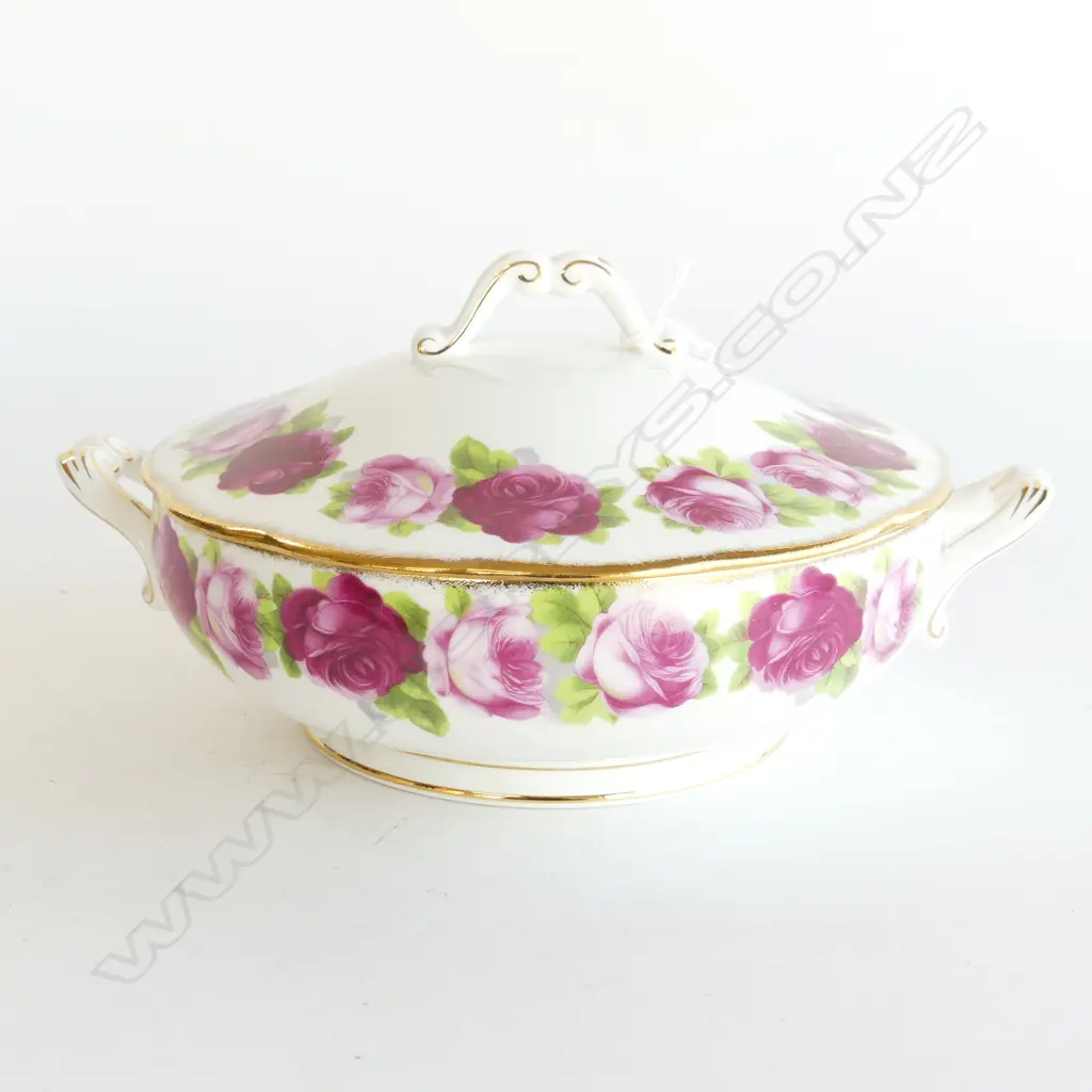 ROYAL ALBERT OLD ENGLISH ROSE LG LIDDED TUREEN 210mm dia Image 1++