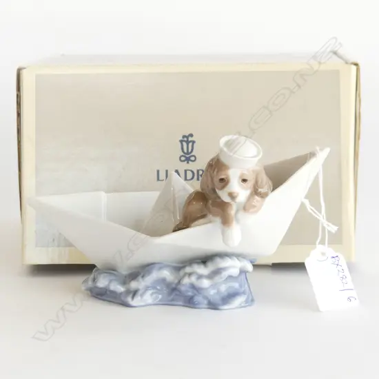 LLADRO 'LITTLE STOWAWAY' #6642 W.175mm, BOXED
