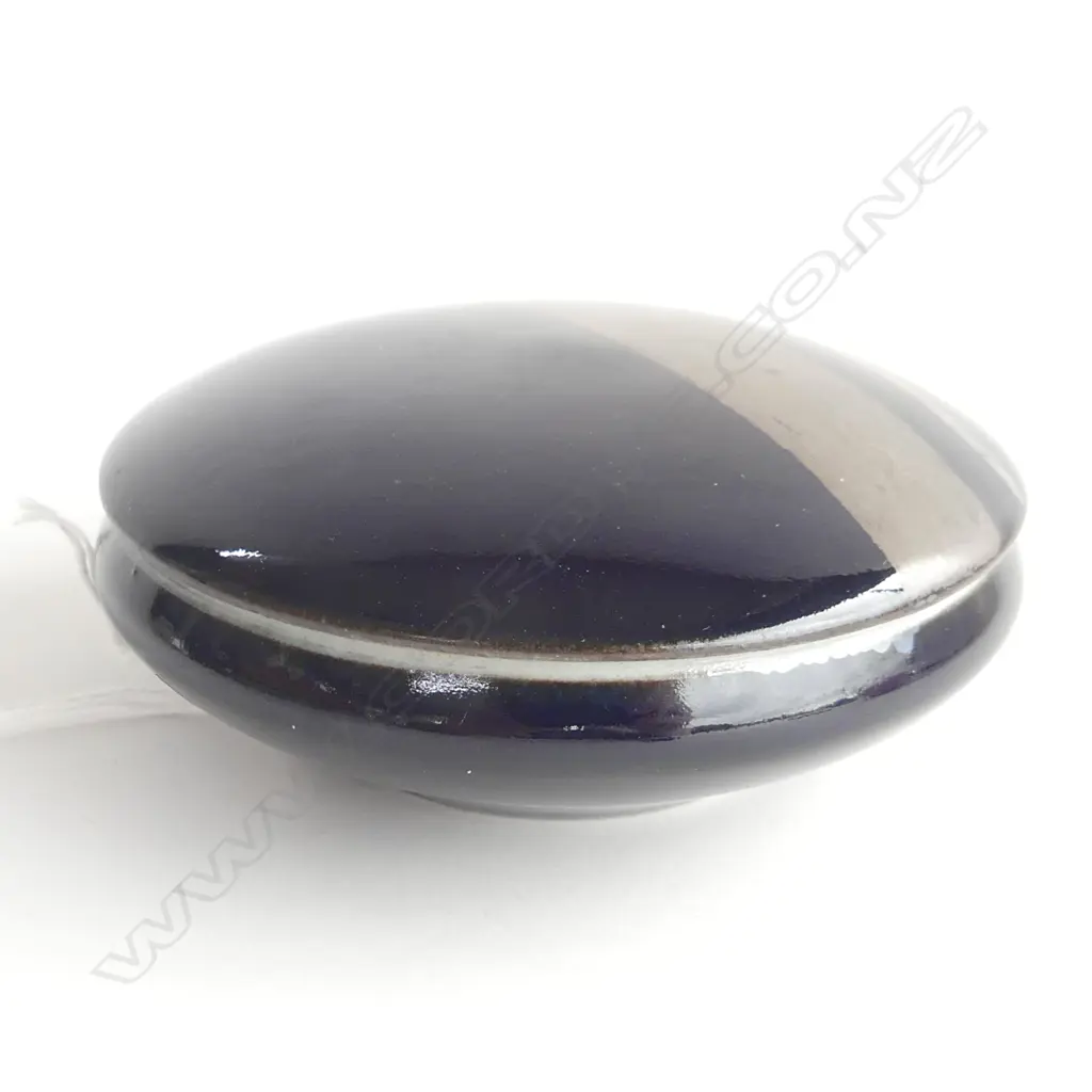 JEFF SCHOTES SMALL LIDDED BOX 100mm dia AK20880 Image 1++