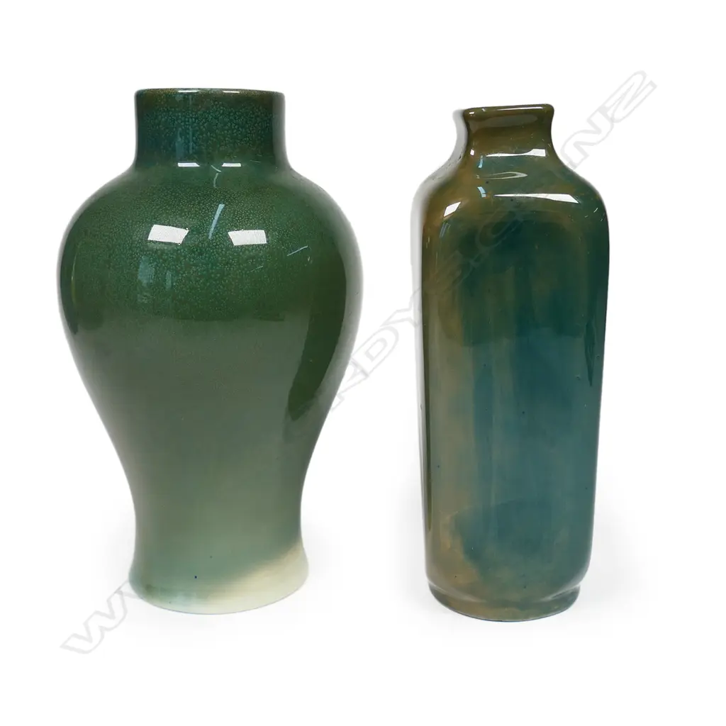 Two Royal Doulton Titanium vases, Image 1++