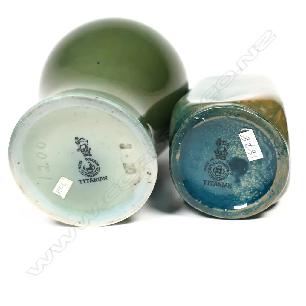 Two Royal Doulton Titanium vases, Image 1++