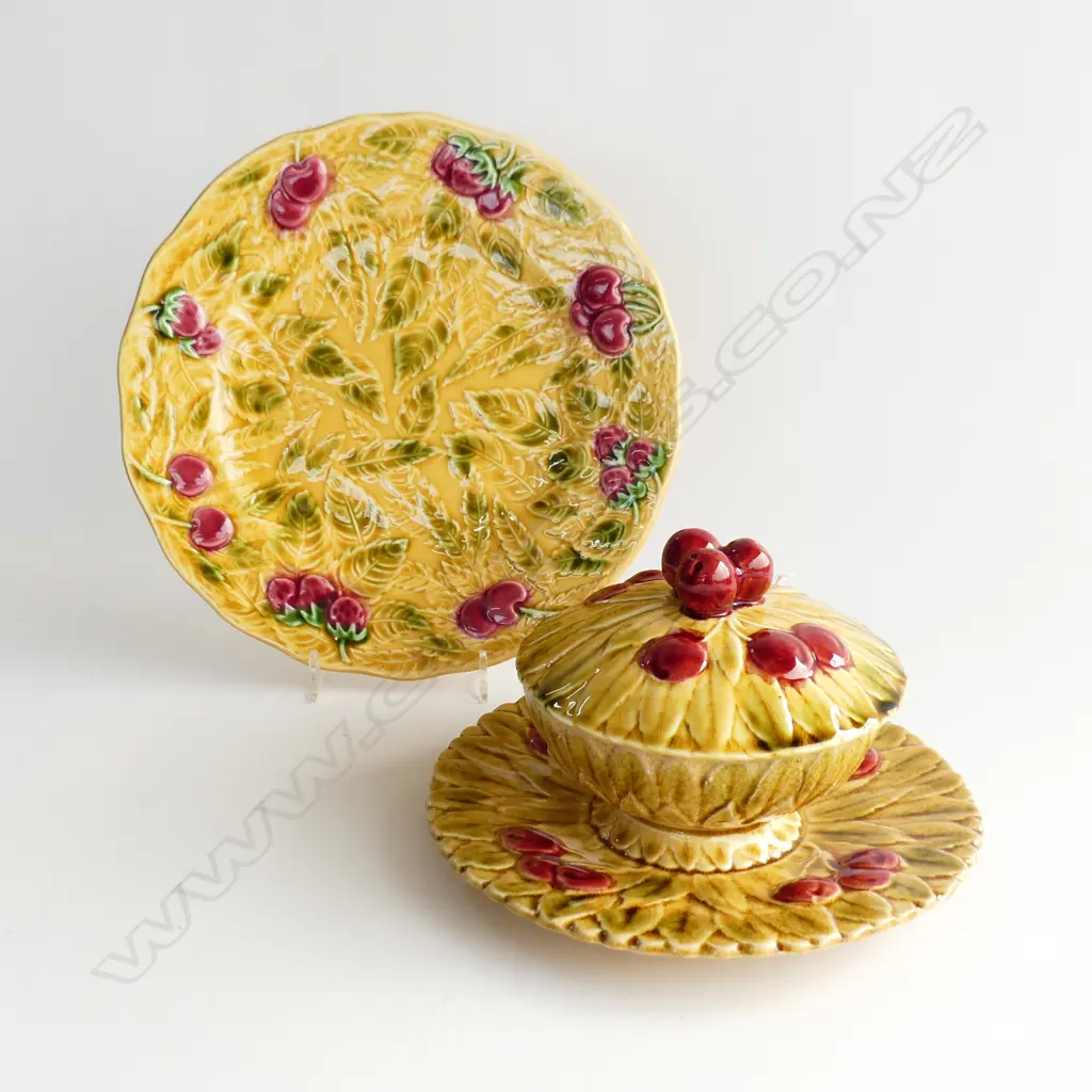 SARREGUEMINES MAJOLICA LIDDED CONTAINER + PLATE (minor chip repair under rim) 245mm dia Image 1++