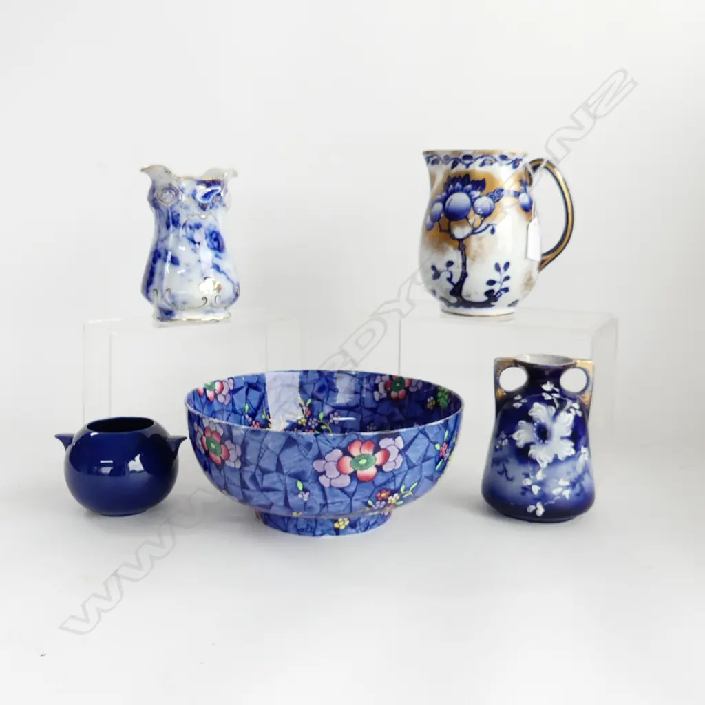 5 PCES BLUE & GOLD CHINA; SPODE BOWL 220mm dia, LOSOL JUG H.145mm, 3 VASES INCL. R. DOULTON TITANIAN W.110mm Image 1++