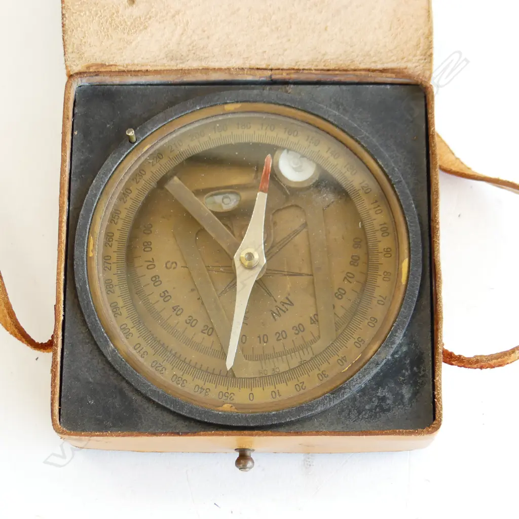 BRUNTON COMPASS IN LEATHER CASE 115x115mm Image 1++