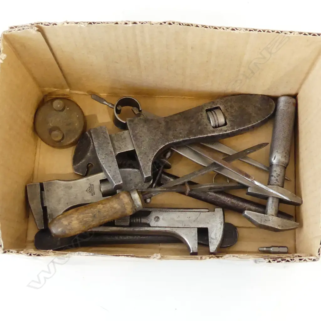 BOX ASST. ENGINEERS TOOLS; CALIPERS ETC Image 1++