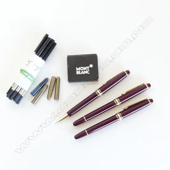 MONT BLANC MEISTERSTUCK PEN SET (18ct gold nib to fountain pen with refills)