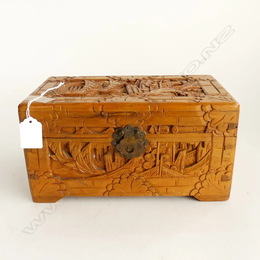 CARVED CHINESE CAMPHOR WOOD BOX L. 240mm Image 1++