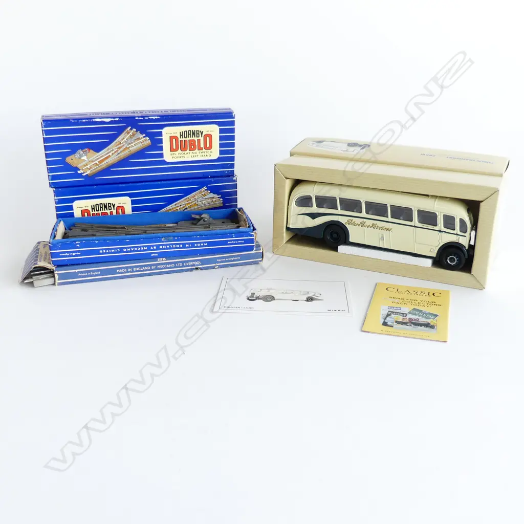 4 HORNBY 00 GAUGE MODEL RAILWAY TRACK CROSSINGS + CORGI DAIMLER BUS L.165mm, ALL BOXED Image 1++
