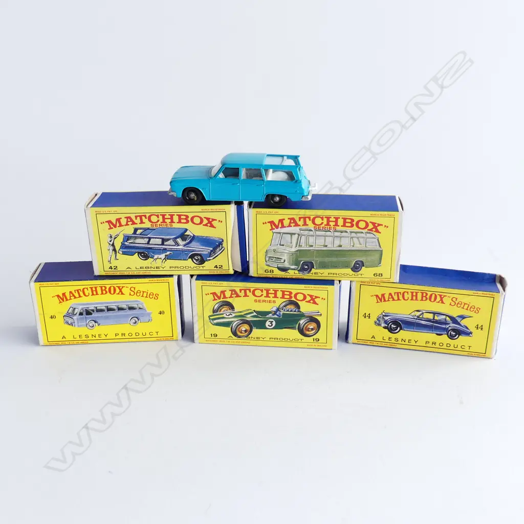 5 VINTAGE BOXED MATCHBOX SERIES; NOS. 19, 40, 42, 44, 68  Image 1++