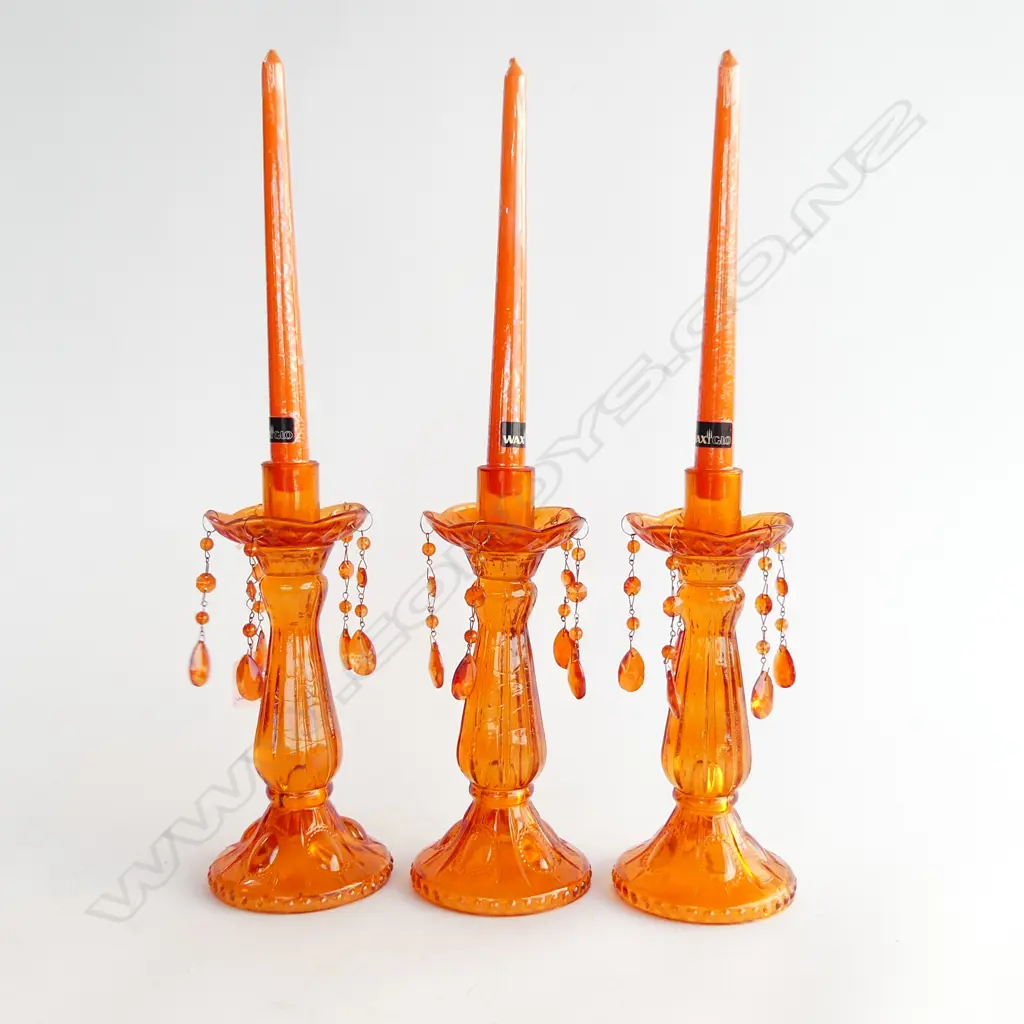 3 ORANGE PRESSED GLASS CANDLESTICKS H.250mm Image 1++