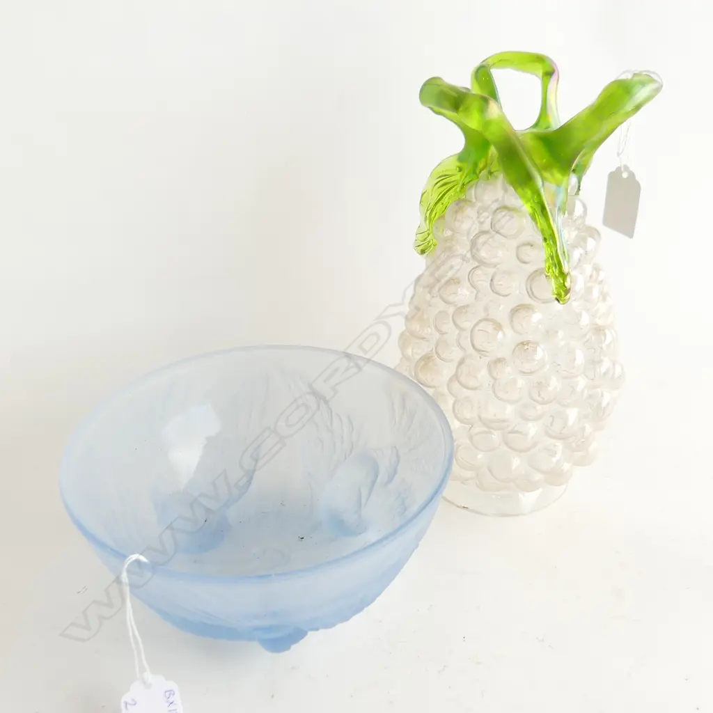 VINTAGE BUBBLE GLASS VASE, APPLIED GREEN BASE (H. 240MM) + LALIQUE STYLE BLUE BOWL BIRD DESIGN (DIA 185mm) Image 1++