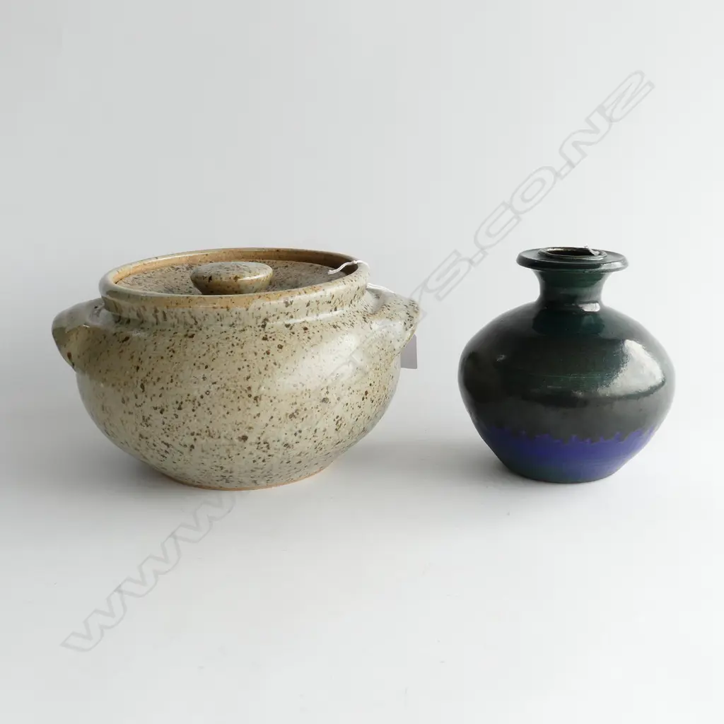 2 PCES STUDIO POTTERY; LG LIDDED TUREEN 250mm dia + GLAZED VASE H.165mm Image 1++