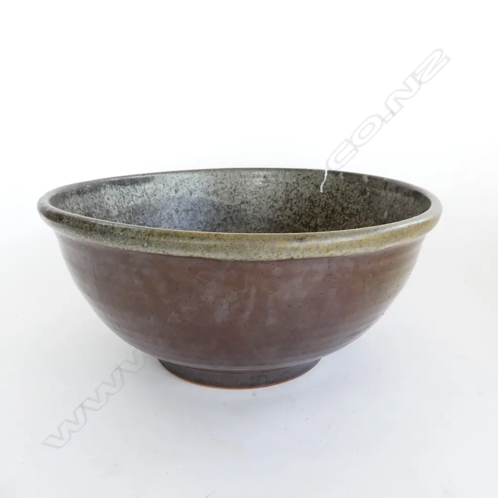 LG STUDIO POTTERY BOWL 380mm dia H.170mm Image 1++